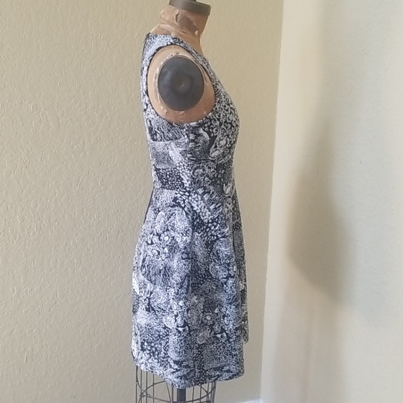 BCBG MAXAZRIA CASSANDRA BLACK/WHITE DRESS S - Picture 5 of 8